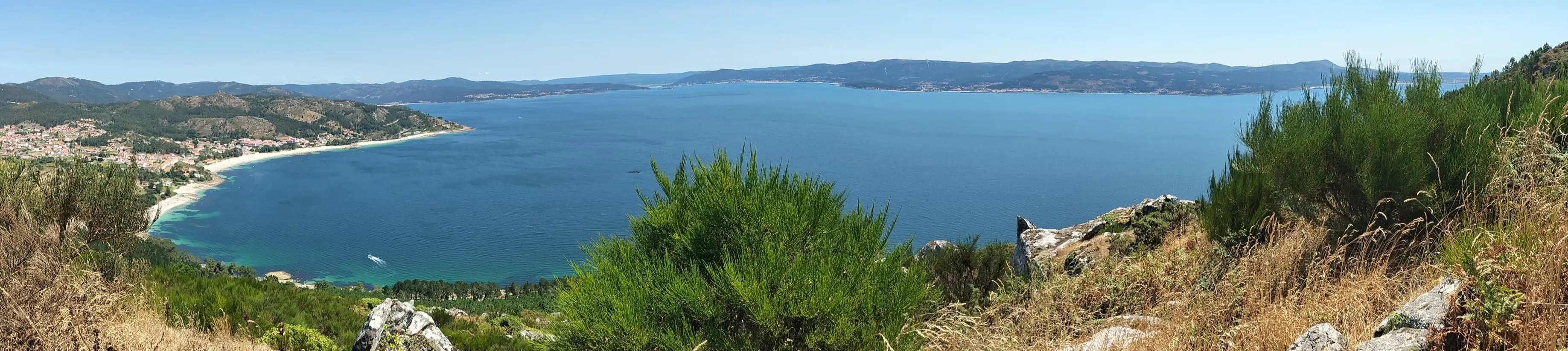 Playa, laguna y monte Louro