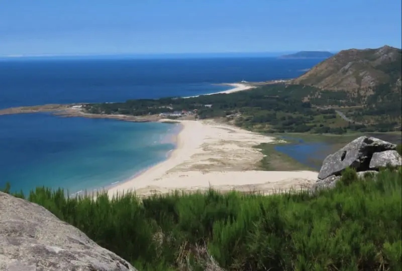Playa, laguna y monte Louro