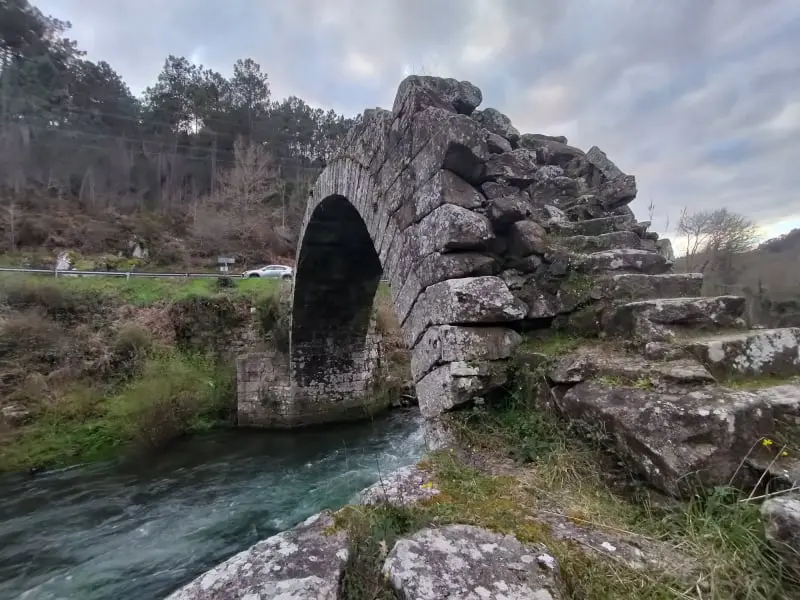 Del Ponte da Cruz al Pozo dos Fumes