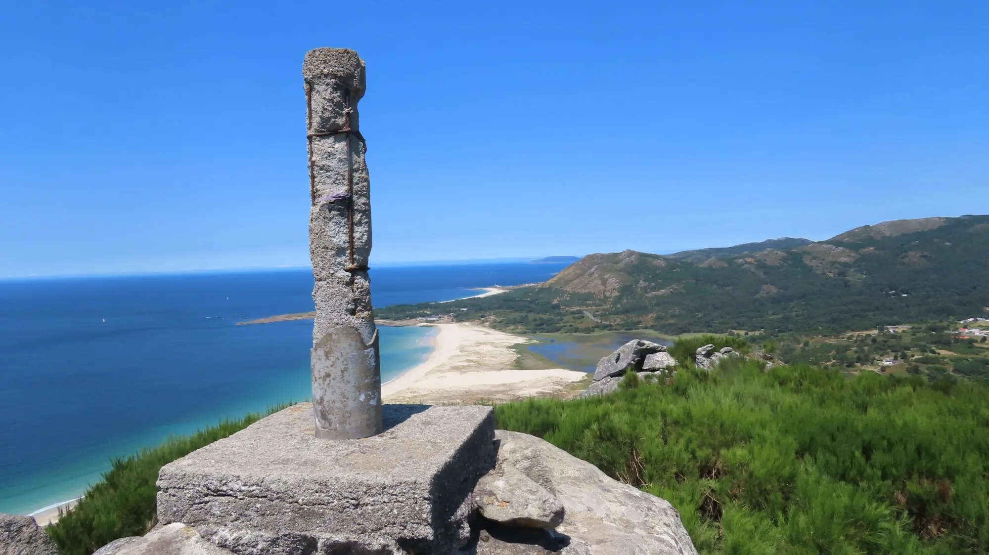 Playa, laguna y monte Louro