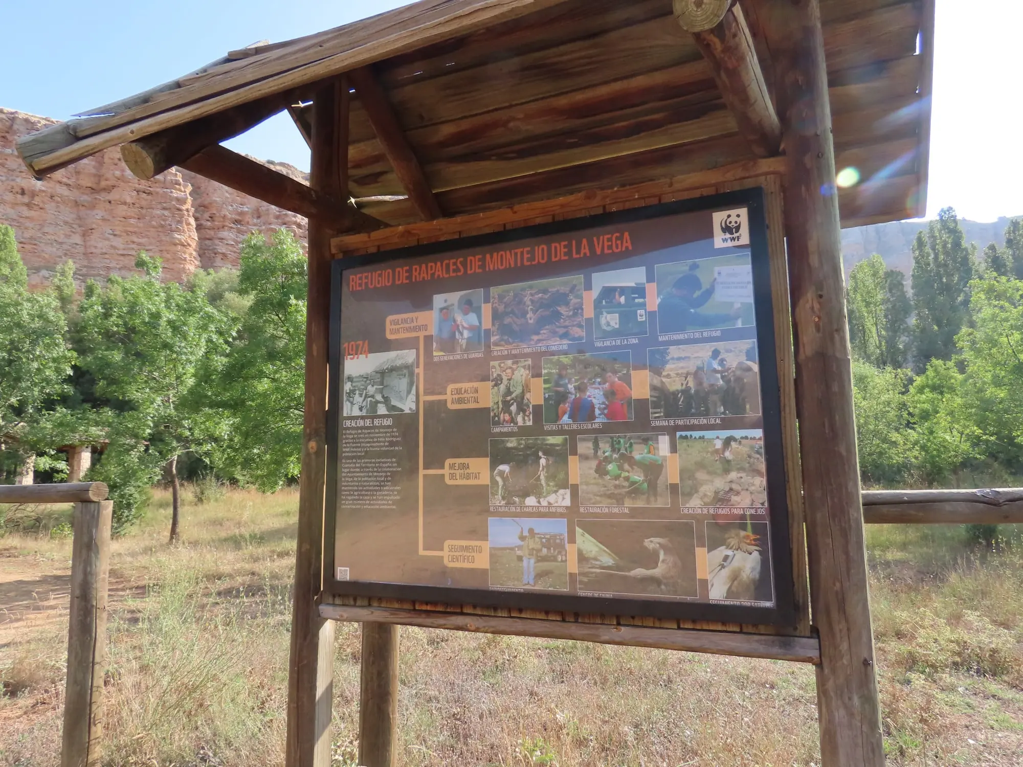 Hoces del río Riaza: la senda del río y sus buitres
