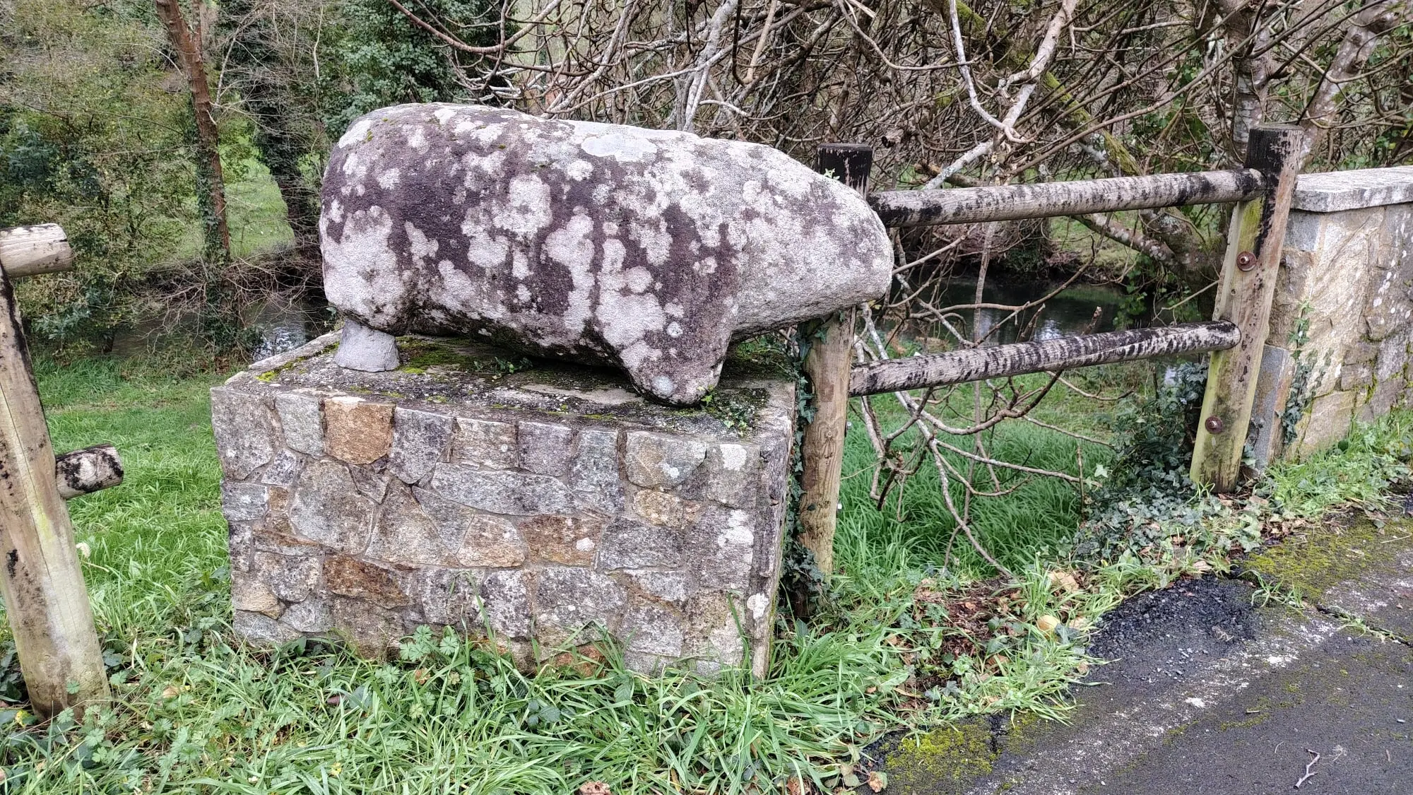 Sendeiro do río Castro