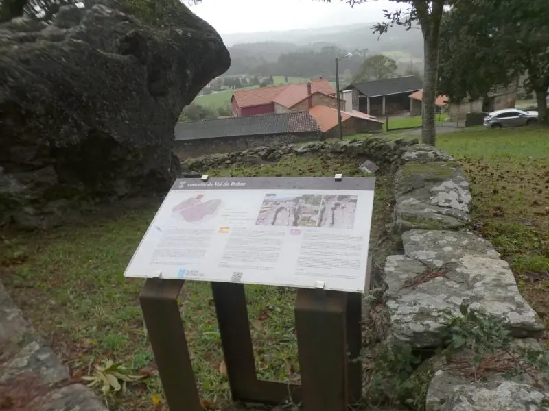 Sarcófagos de Pedra do Home