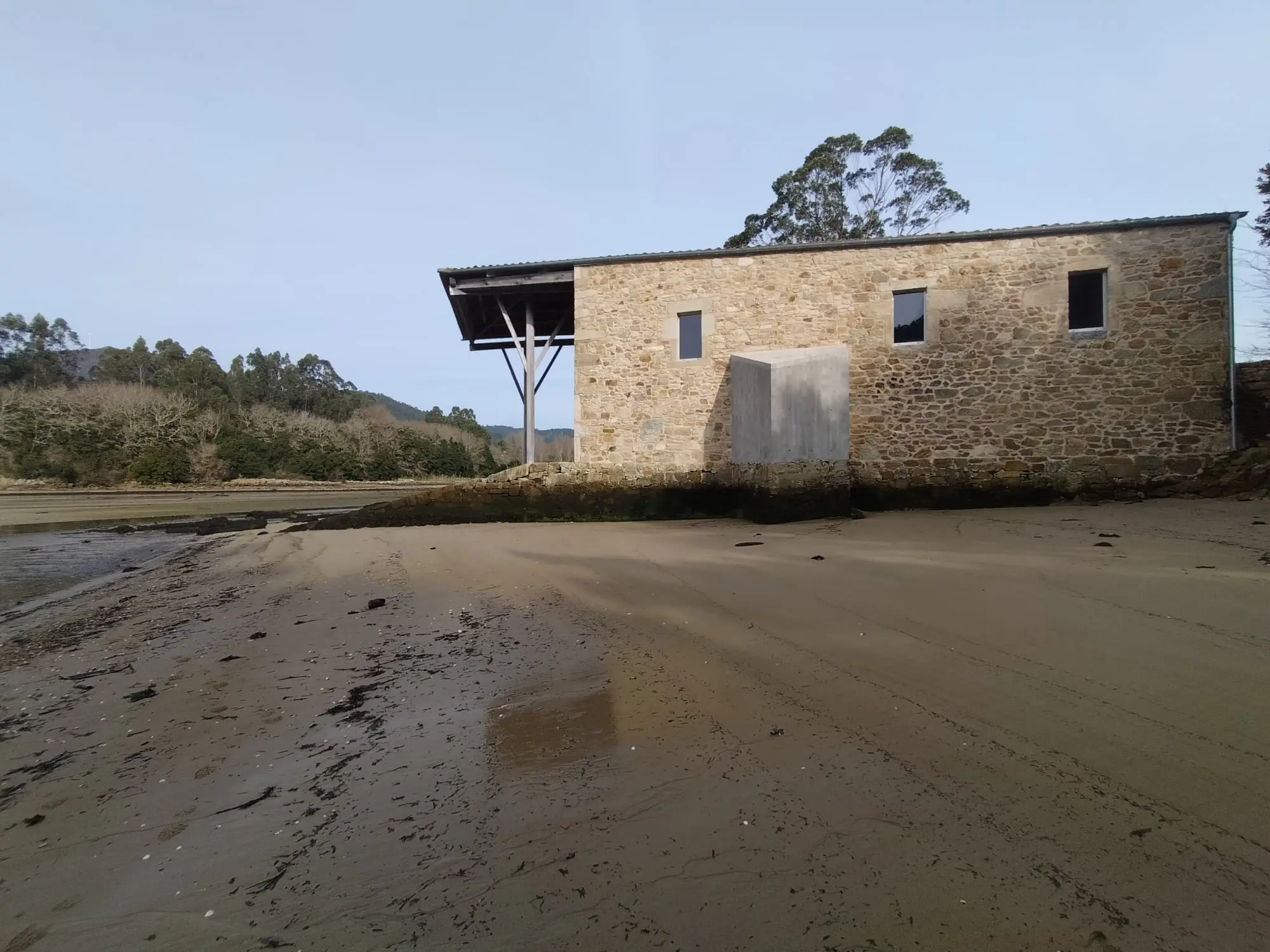 Ruta dos carpinteiros cos pés mollados