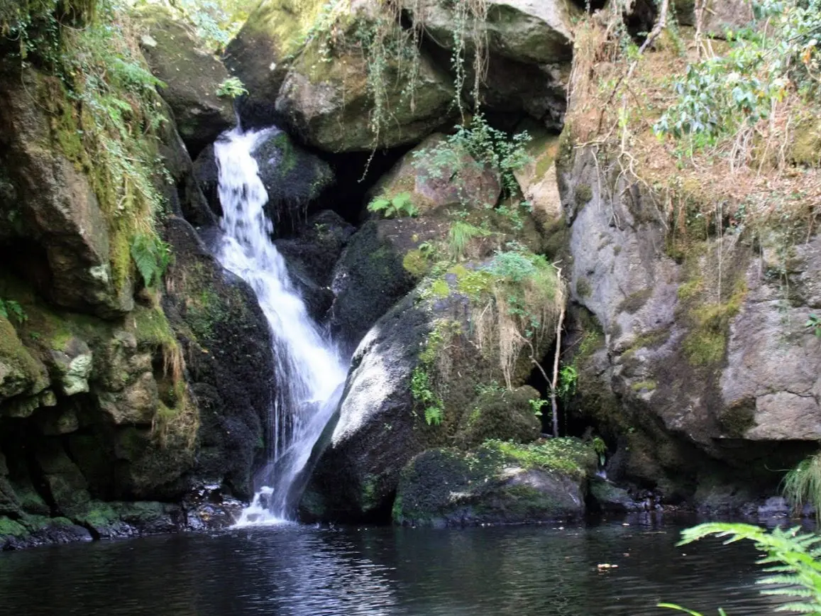 Fervenza do Pozo Negro (Negreira, A Coruña)