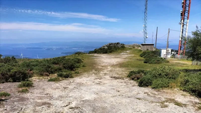 Del embalse de O Con al monte Xiabre